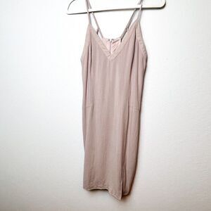 ASTR The Label Light Mauve NWT Fully Lined Cocktail Dress Size Medium